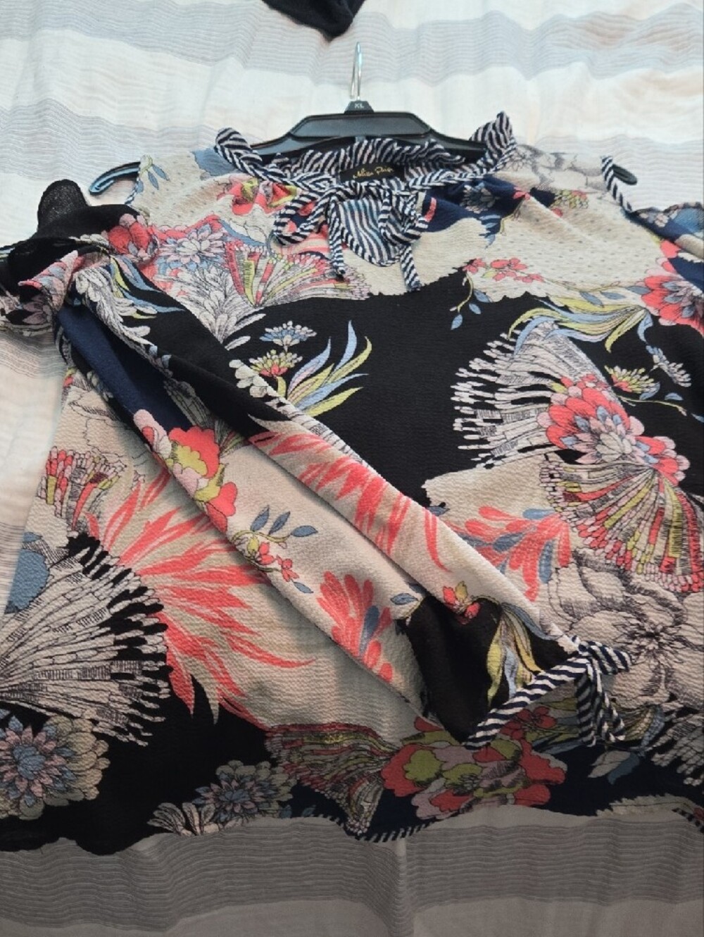 Multi Pattern Cold-Shoulder Tie-Neck Camisole with Ruffle Accents - Picture 3 of 9